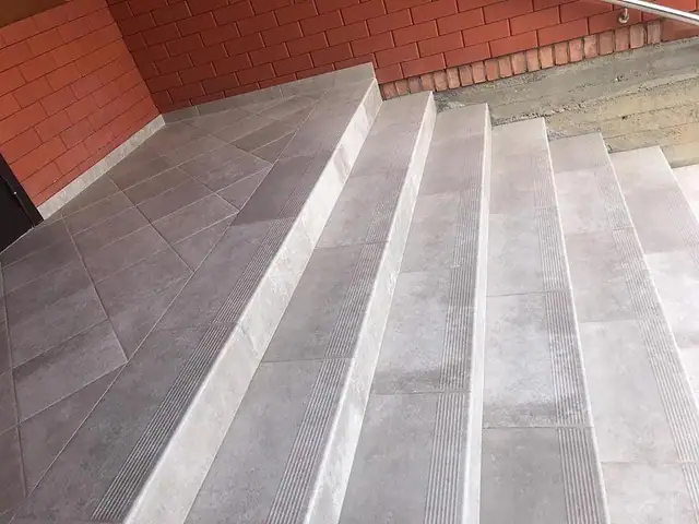 Плинтус структурный правый Paradyz Viano Beige, 300*81*11 мм, изображение из исходного каталога 1